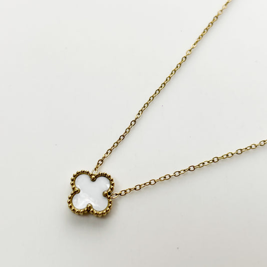 Clover Milky Necklace