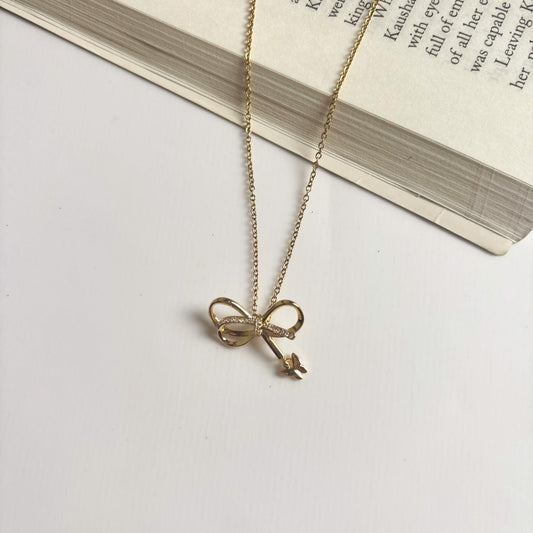 Chérie Bow Necklace
