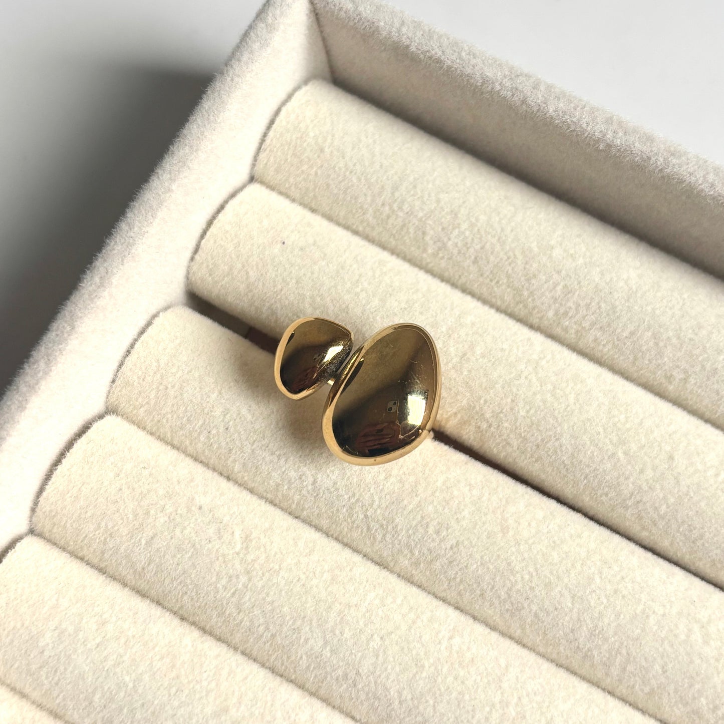 Molten muse ring