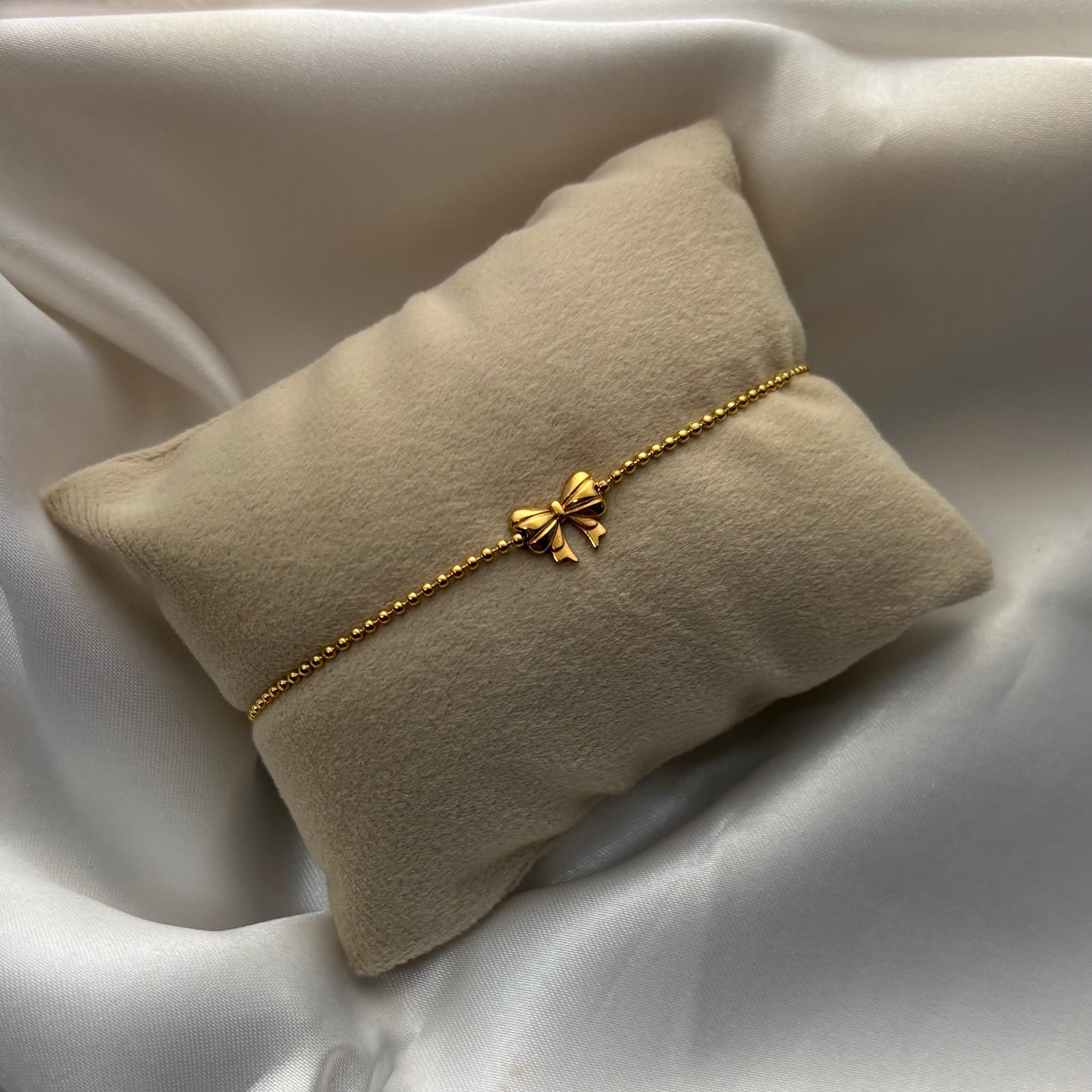 Knot grace bracelet